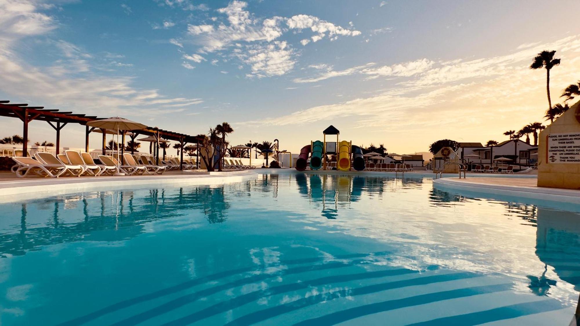 Caleta Dorada Aparthotel Caleta De Fuste Ngoại thất bức ảnh