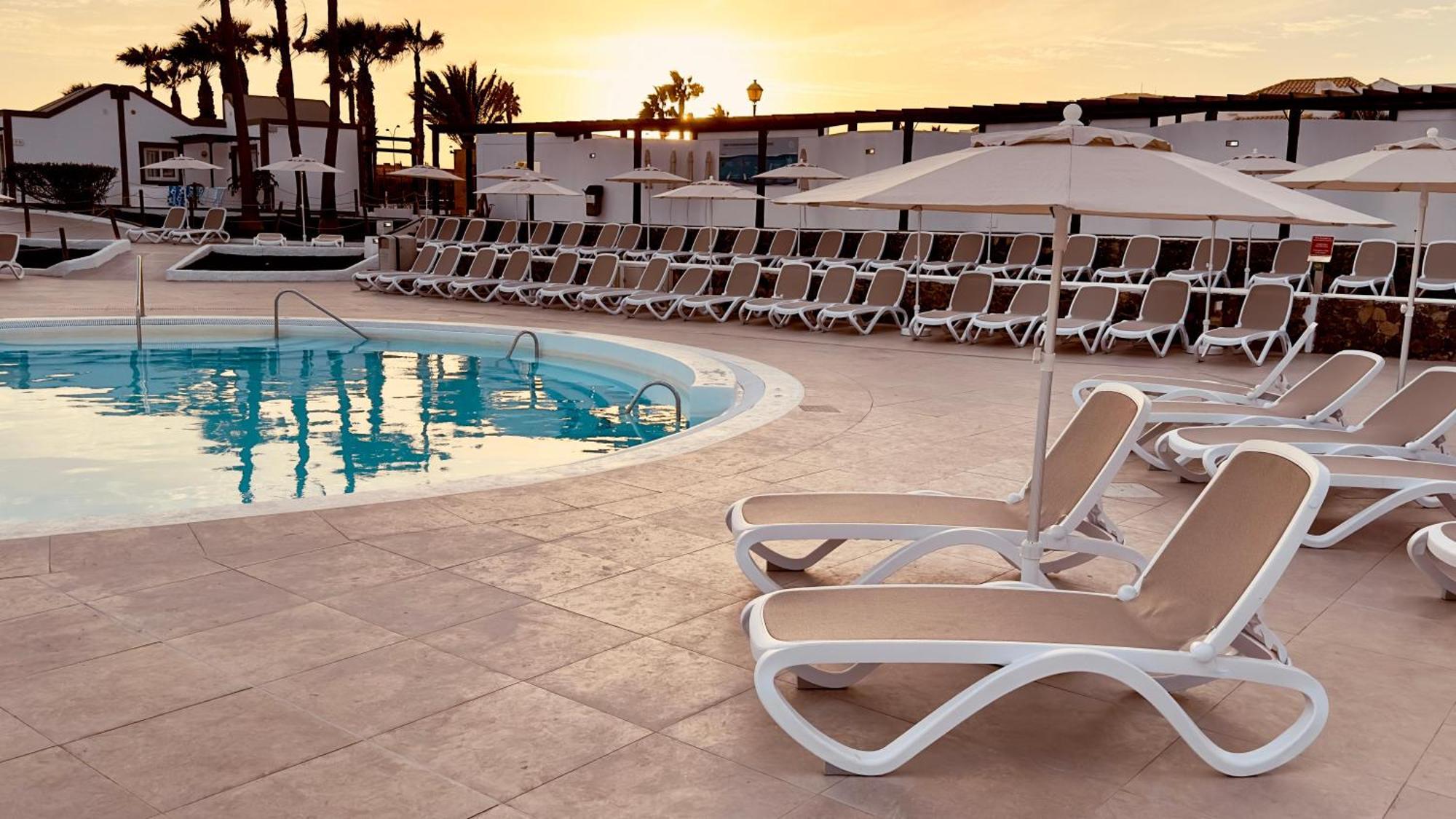 Caleta Dorada Aparthotel Caleta De Fuste Ngoại thất bức ảnh